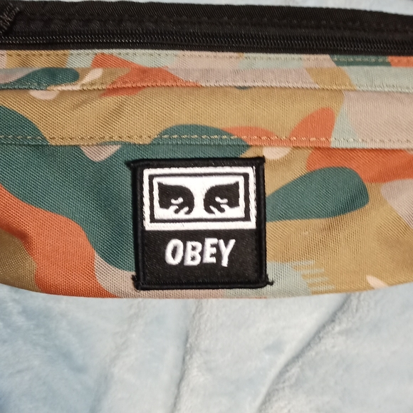 Obey fanny pack - Picture 2 of 4